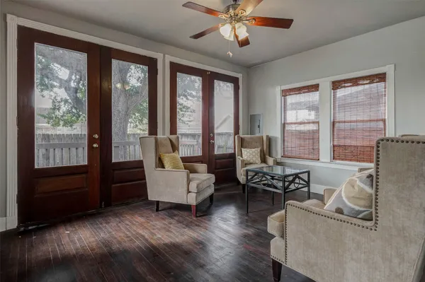 $2,795 | 2410 Cleburne Street, Houston, TX 77004