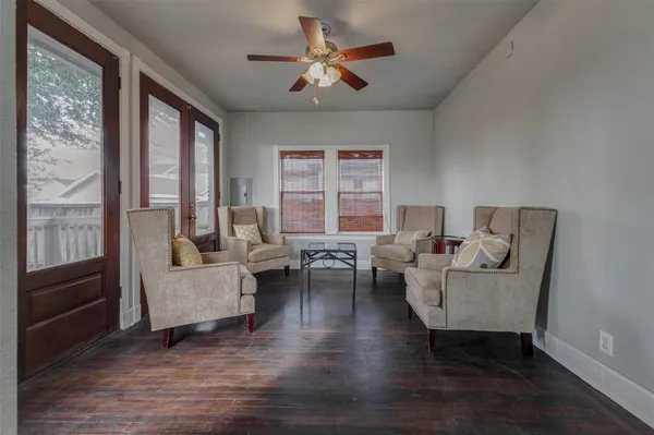 $2,795 | 2410 Cleburne Street, Houston, TX 77004