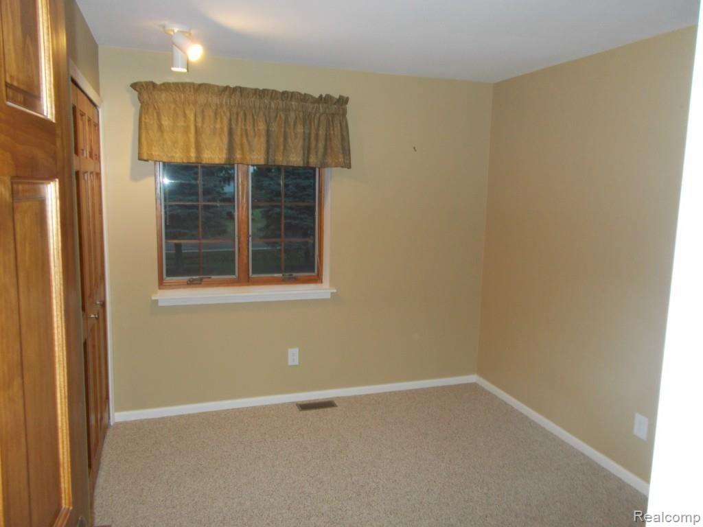 1109 Turrill Road Lapeer, MI 48446 - Photo 15 of 29 DSCN0958.jpg