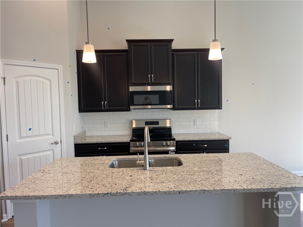 37 Blues Drive Pooler, GA 31322 - Photo 2 of 19 Tall 42" cabinets with Granite Countertops