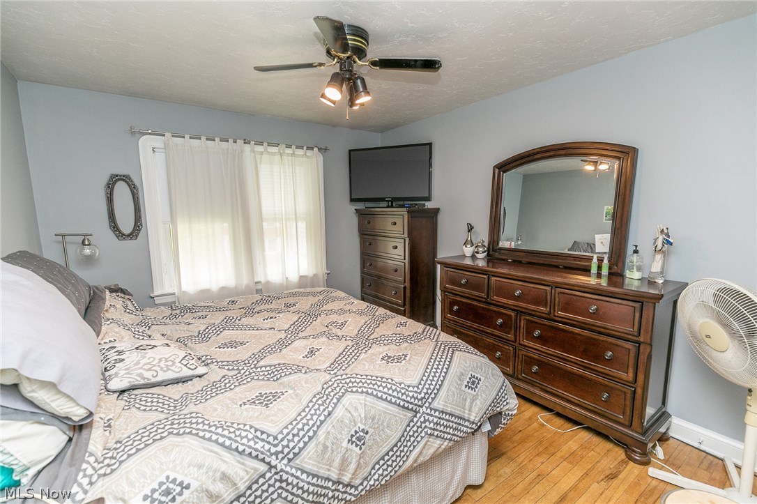 1411 Sheffield Road Cleveland, OH 44121 - Photo 17 of 25