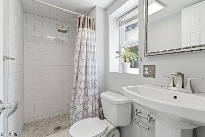 205 New Dover Road Woodbridge, NJ 07067 - Photo 35 of 44