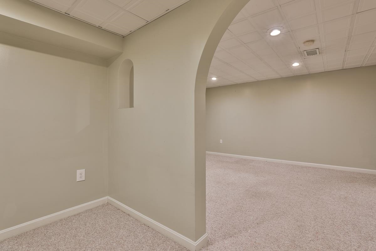 33 Merrimack Road, Unit A Amherst, NH 03031 - Photo 22 of 23