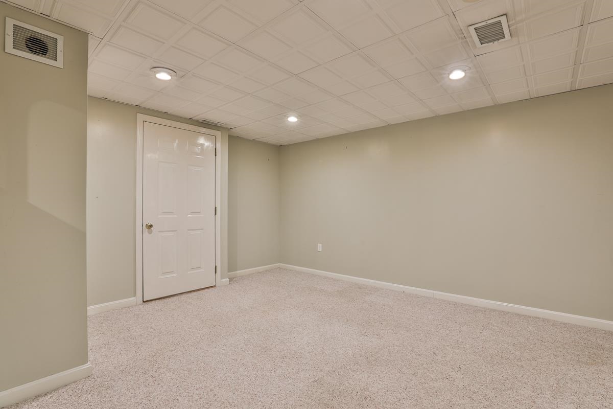 33 Merrimack Road, Unit A Amherst, NH 03031 - Photo 23 of 23