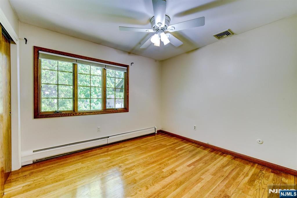 11 Yellow Brick Road Wayne, NJ 07470 - Photo 26 of 41