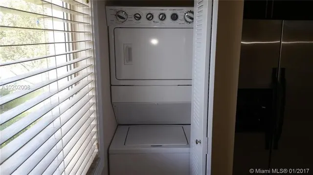 $2,000 | 4785 Southwest 62nd Avenue, Unit 202, Davie, FL 33314