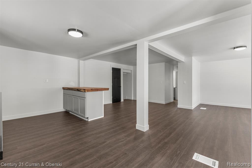 4296 Burgess Road Pinckney, MI 48169 - Photo 10 of 40