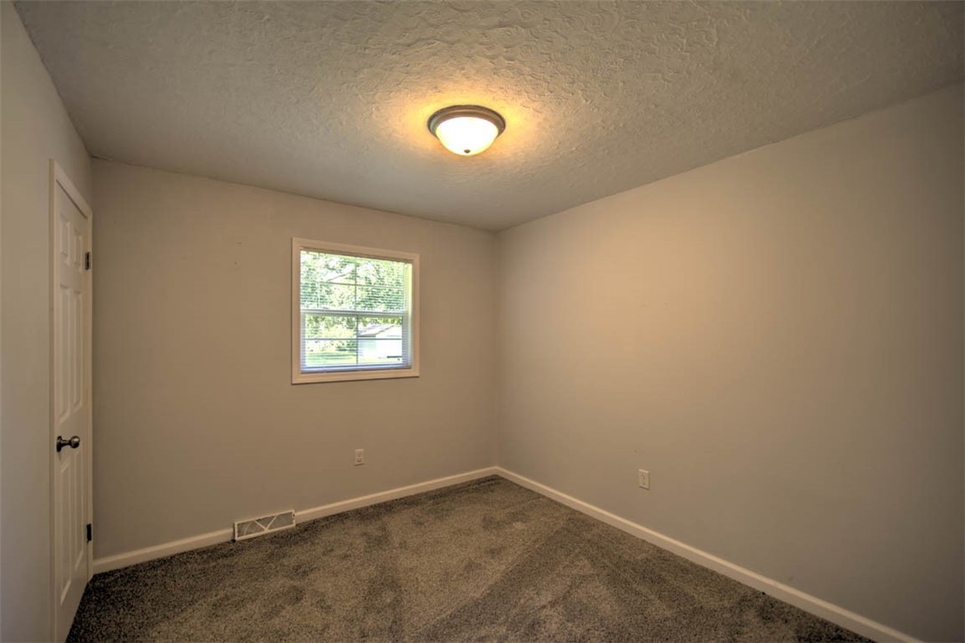 2609 French Drive Decatur, IL 62521 - Photo 23 of 33
