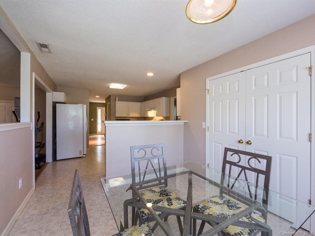 11002 Palestrina Road Charlotte, NC 28215 - Photo 7 of 19