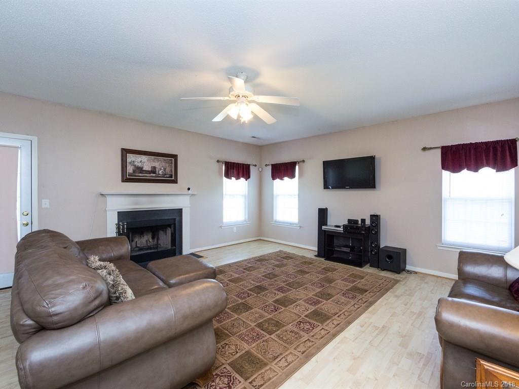 11002 Palestrina Road Charlotte, NC 28215 - Photo 8 of 19