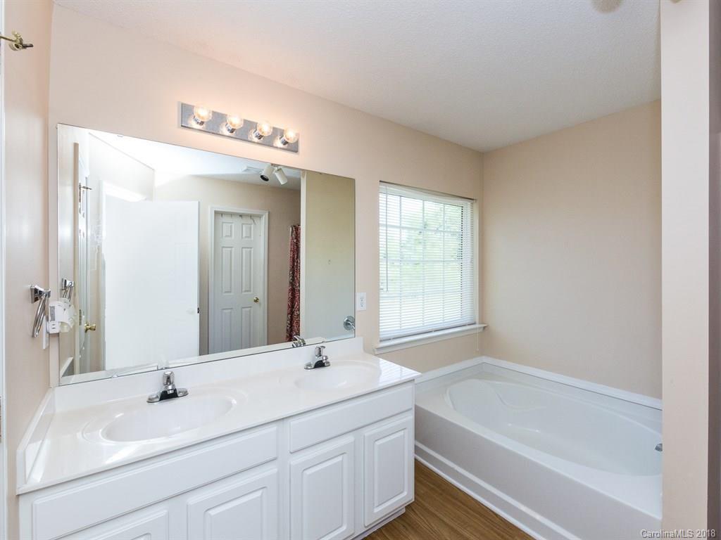 11002 Palestrina Road Charlotte, NC 28215 - Photo 10 of 19