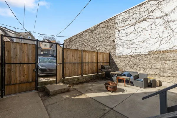 $799,900 | 3020 North Clybourn Avenue, Chicago, IL 60618