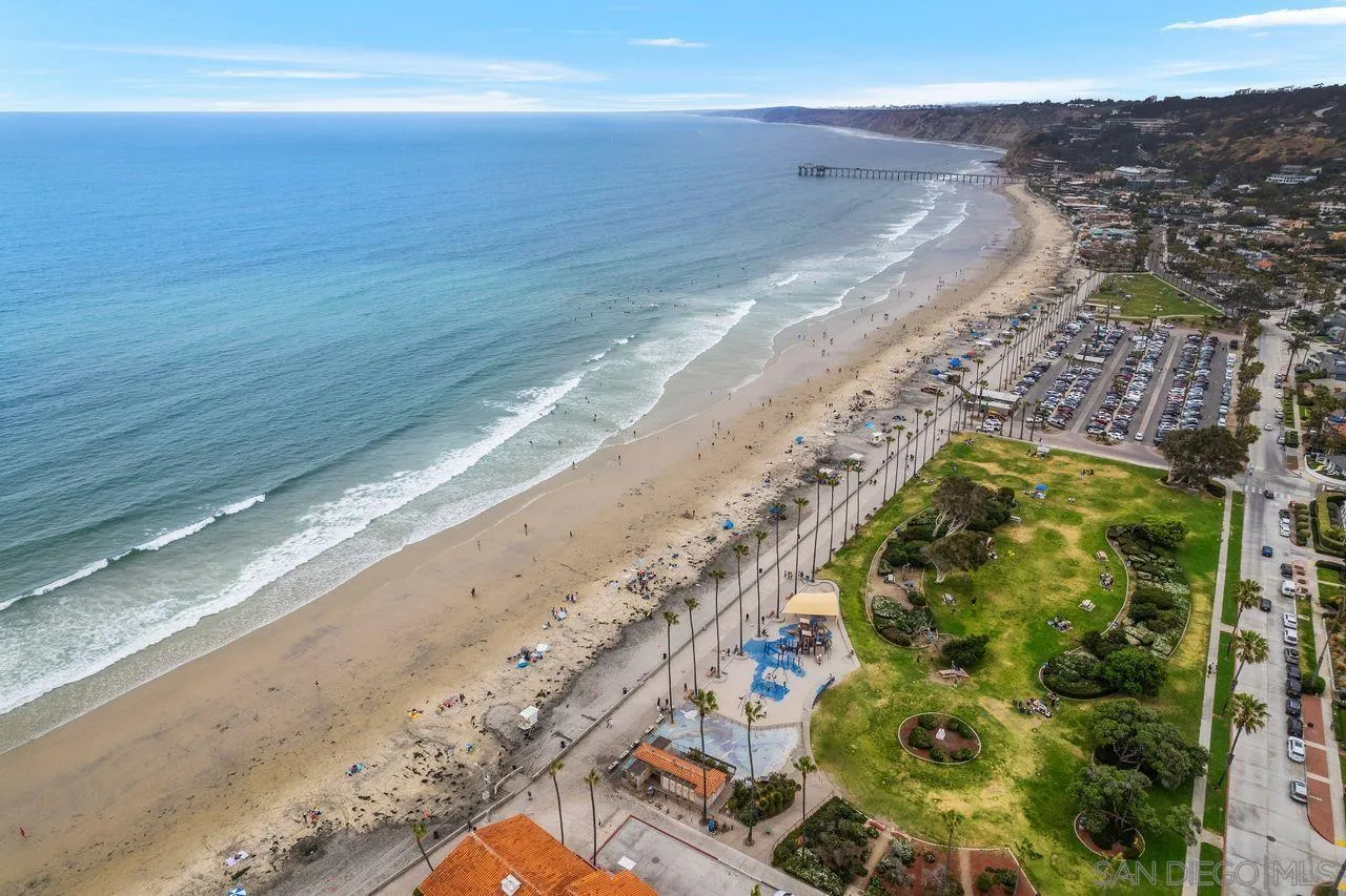 2362 Torrey Pines Road, Unit 33 La Jolla, CA 92037 - Photo 1 of 32 a view of beach and ocean