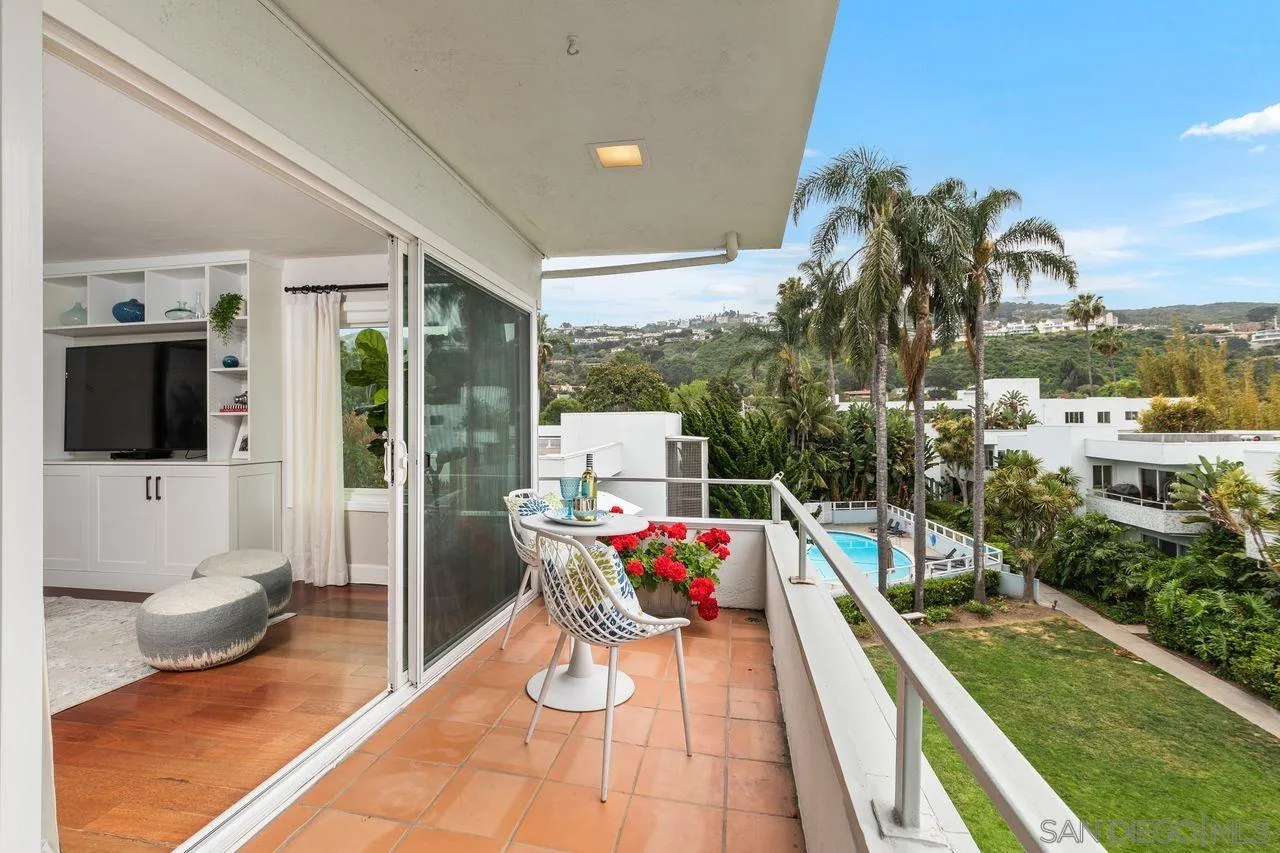 2362 Torrey Pines Road, Unit 33 La Jolla, CA 92037 - Photo 20 of 32 a outdoor space with the couches and dining table view