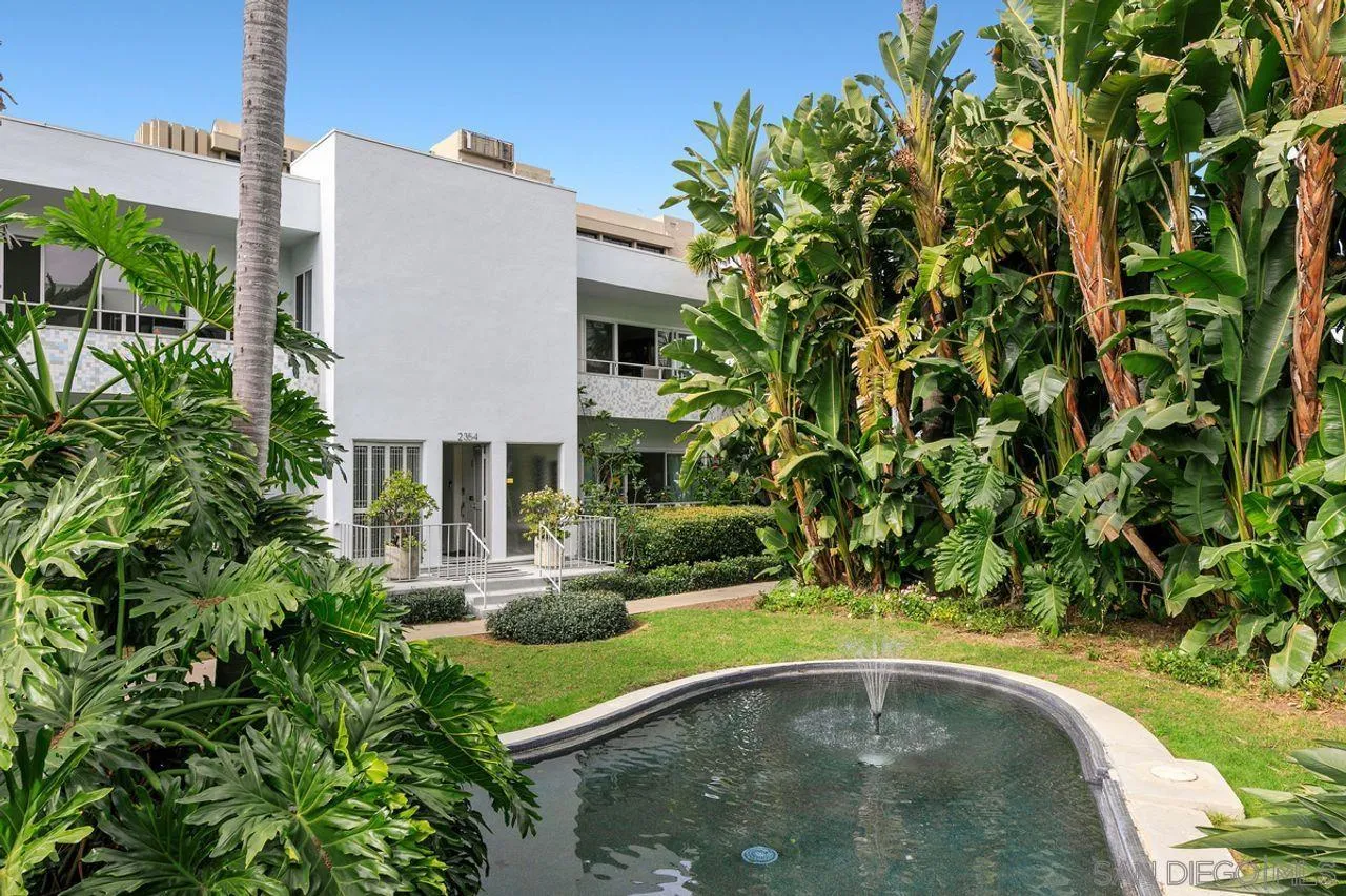 2362 Torrey Pines Road, Unit 33 La Jolla, CA 92037 - Photo 26 of 32 a view of a house with a swimming pool