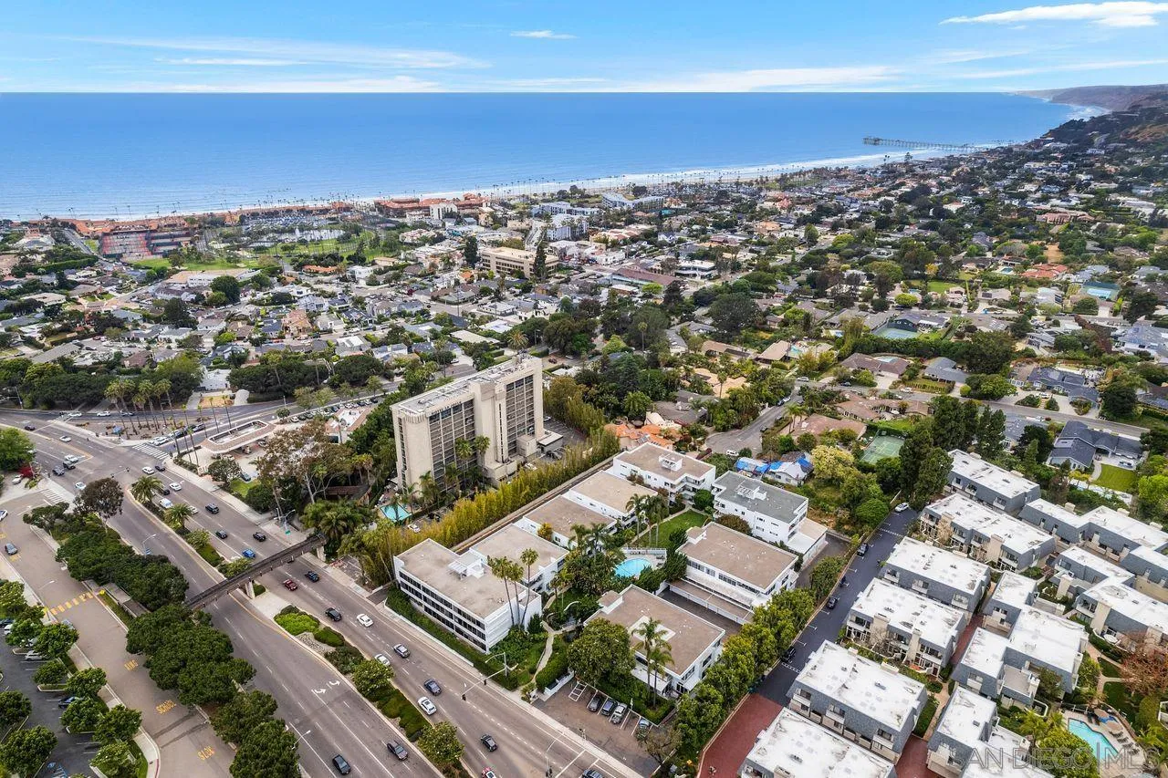 2362 Torrey Pines Road, Unit 33 La Jolla, CA 92037 - Photo 32 of 32 a view of city with ocean