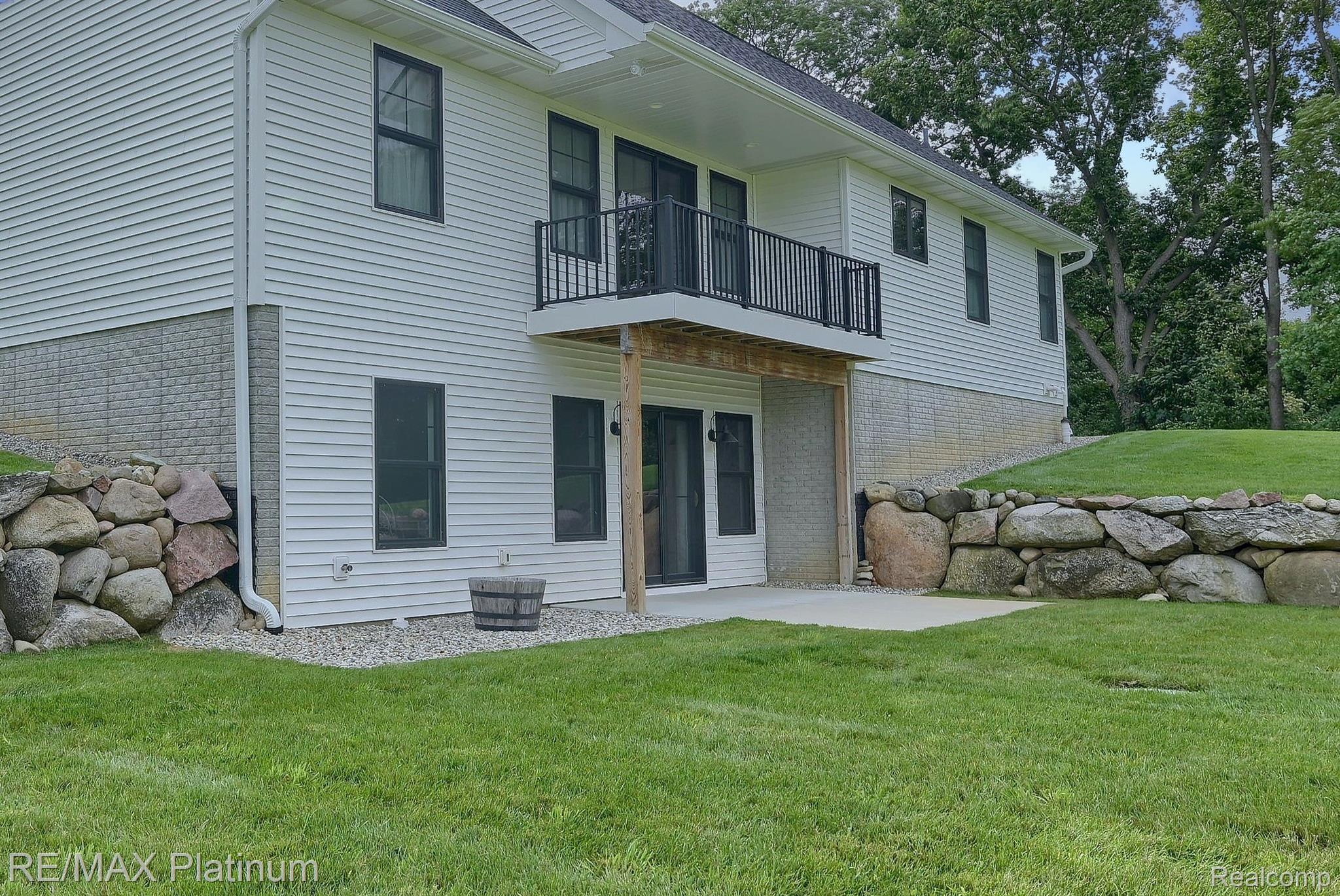 9144 Big Lake Road Clarkston, MI 48346 - Photo 30 of 33 Gallery Image 30
