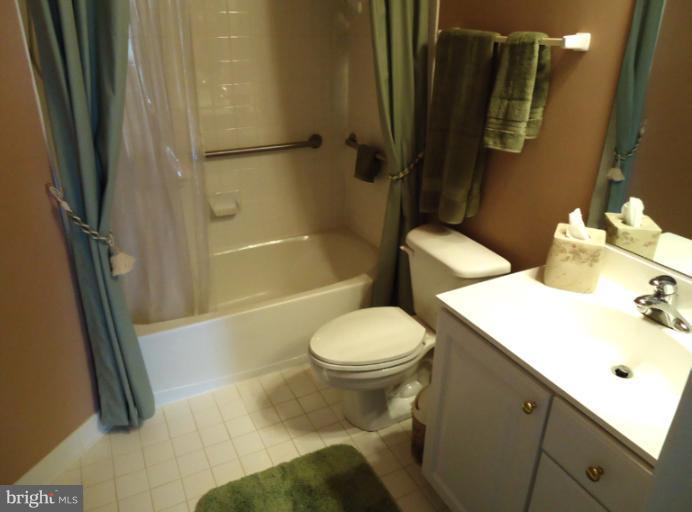 351 Hamlet Circle Edgewater, MD 21037 - Photo 22 of 30 Bath