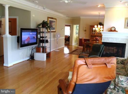 351 Hamlet Circle Edgewater, MD 21037 - Photo 24 of 30 Living Room