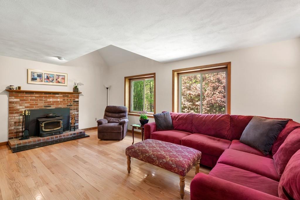 212 Boxboro Road Stow, MA 01775 - Photo 5 of 38