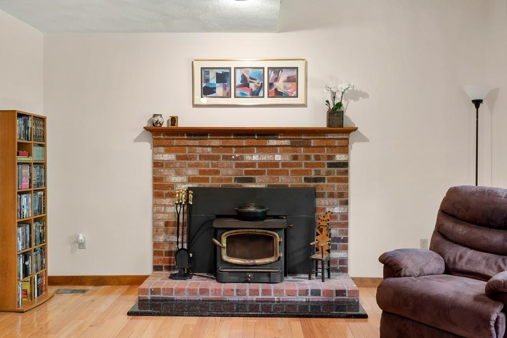 212 Boxboro Road Stow, MA 01775 - Photo 9 of 38