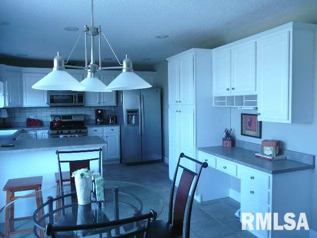 4040 Raleigh Avenue Bettendorf, IA 52722 - Photo 4 of 9 Gallery Image 4