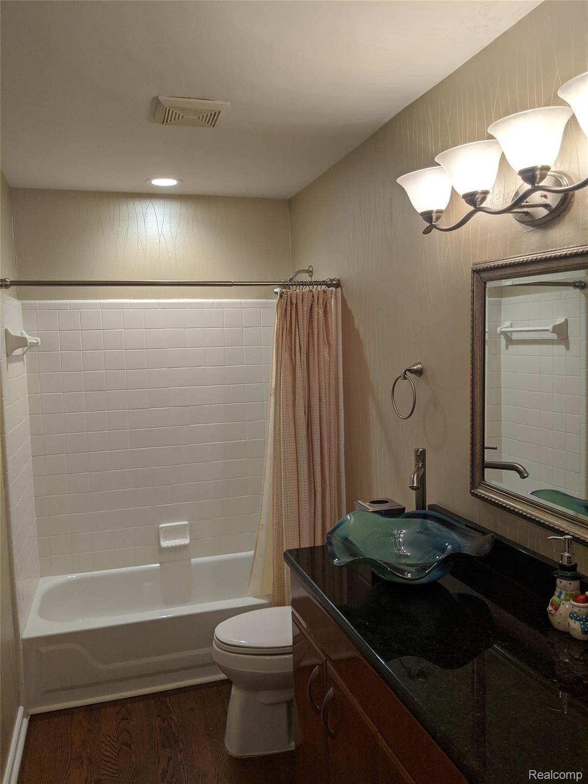3255 Fairgrove Terrace Rochester, MI 48309 - Photo 26 of 38 Fairgrove 9.jpg