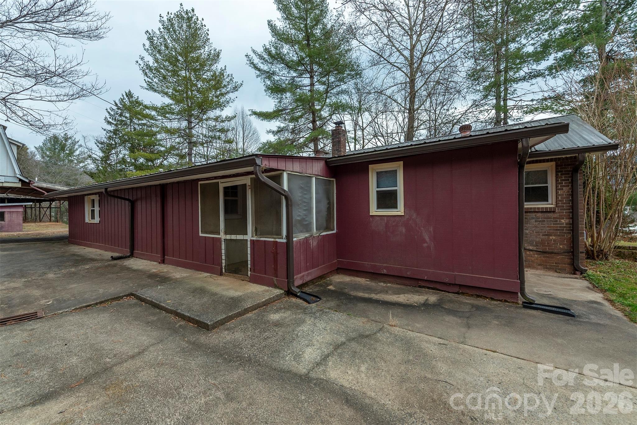 175 River Lane Canton, NC 28716 - Photo 34 of 35 a view of front of a house with a yard