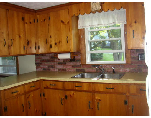 24 Winslow Road Beverly, MA 01915 - Photo 3 of 9 Gallery Image 3