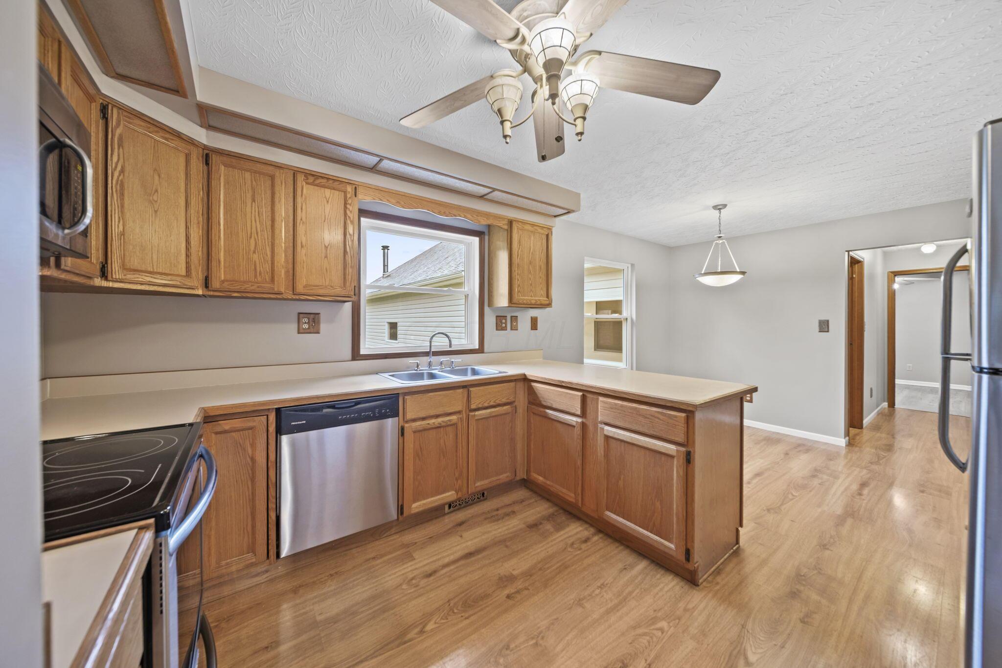 4384 Leppert Road Hilliard, OH 43026 - Photo 14 of 76 Kitchen