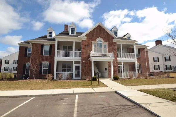 $2,000 | 1045 East Summerfield Glen Circle, Unit 56, Ann Arbor, MI 48103