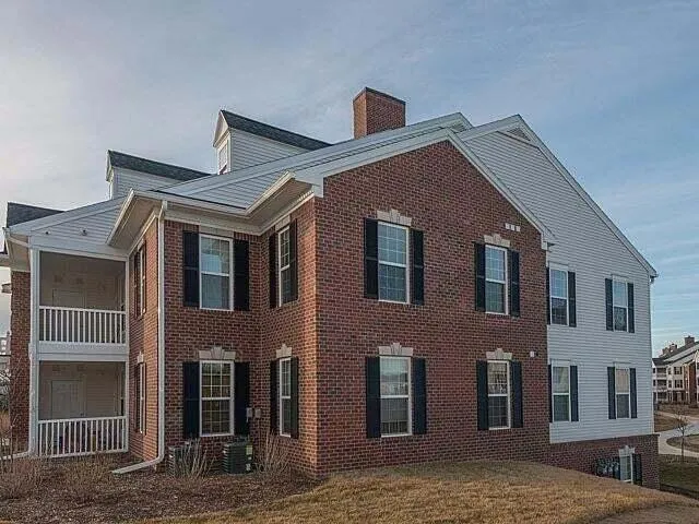 $1,900 | 1045 East Summerfield Glen Circle, Unit 56, Ann Arbor, MI 48103