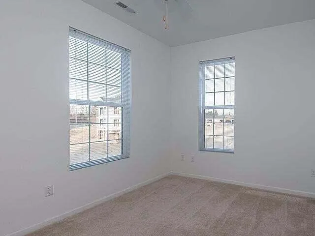 $1,900 | 1045 East Summerfield Glen Circle, Unit 56, Ann Arbor, MI 48103