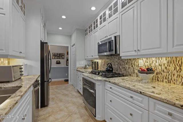 $1,150,000 | 9804 Clarendon Drive, Emerald Isle, NC 28594