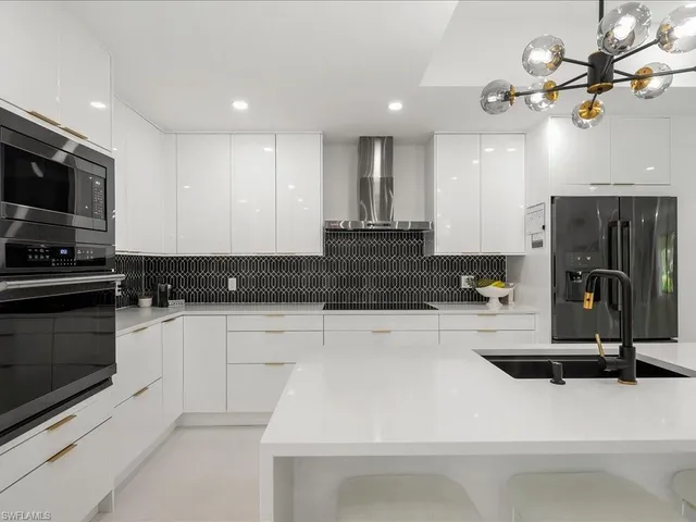 $1,949,000 | 5237 Cherry Wood Drive, Naples, FL 34119