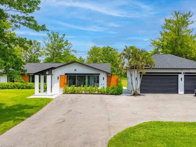 $1,949,000 | 5237 Cherry Wood Drive, Naples, FL 34119