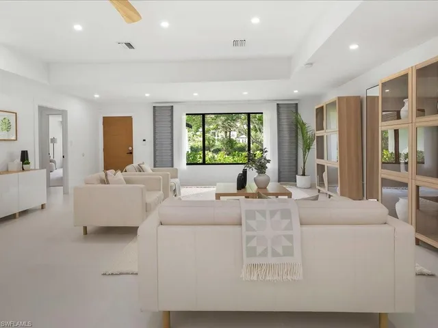 $1,949,000 | 5237 Cherry Wood Drive, Naples, FL 34119