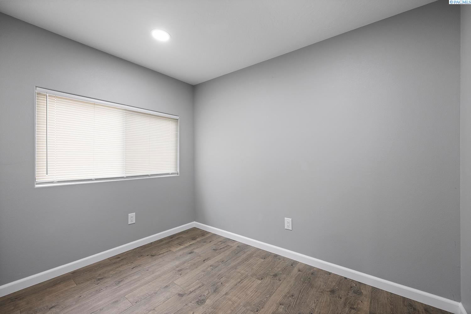 215735 East Game Farm Road Kennewick, WA 99337 - Photo 16 of 31 Gallery Image 16