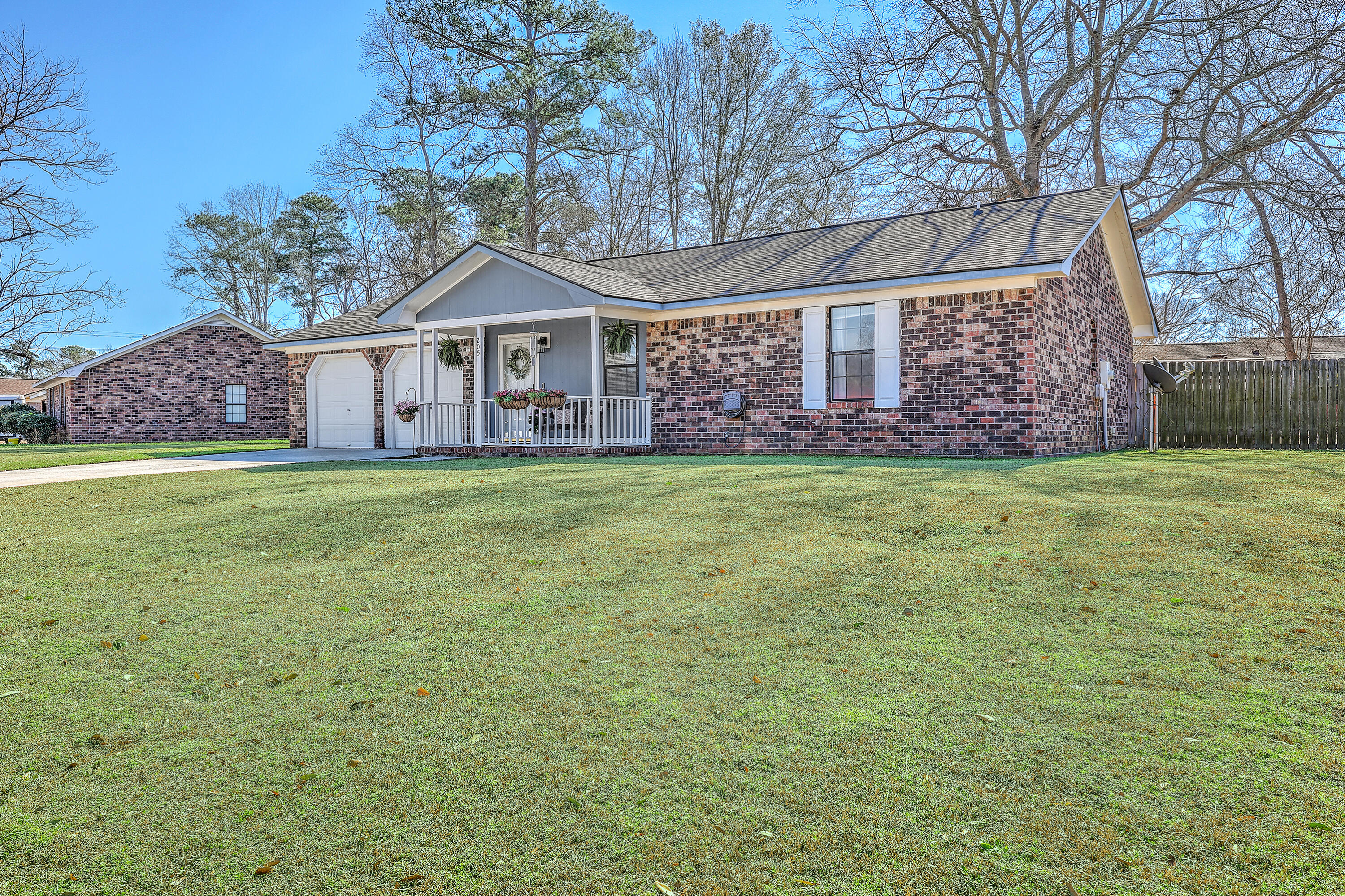 205 Kentucky Drive Ladson, SC 29456 - Photo 1 of 33 Welcome to 205 Kentucky