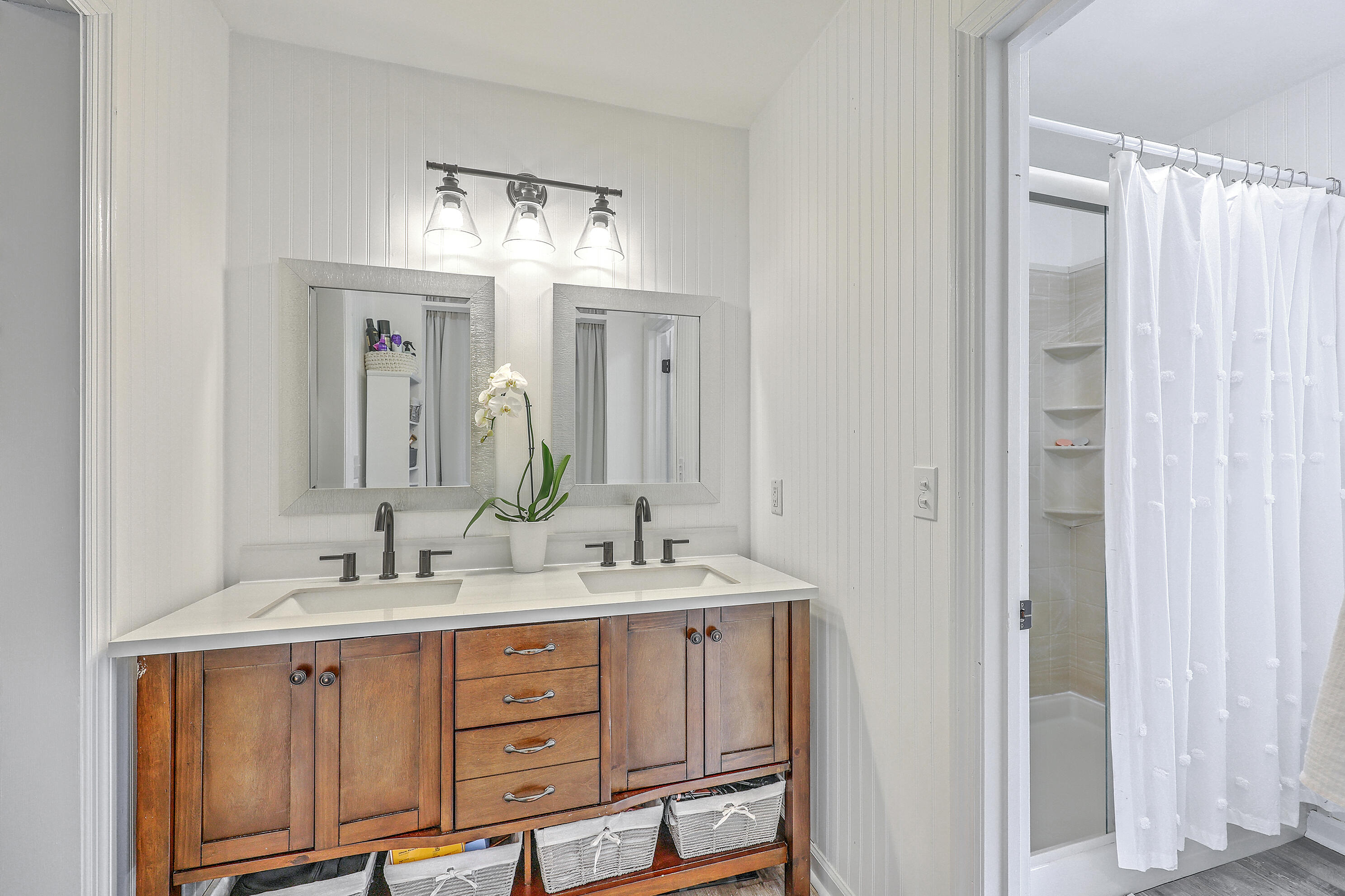 205 Kentucky Drive Ladson, SC 29456 - Photo 20 of 33 Primary Bathroom