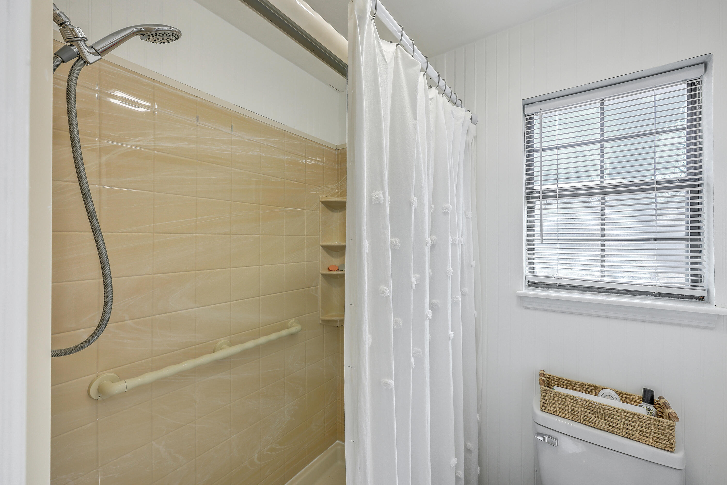 205 Kentucky Drive Ladson, SC 29456 - Photo 21 of 33 Primary Bathroom