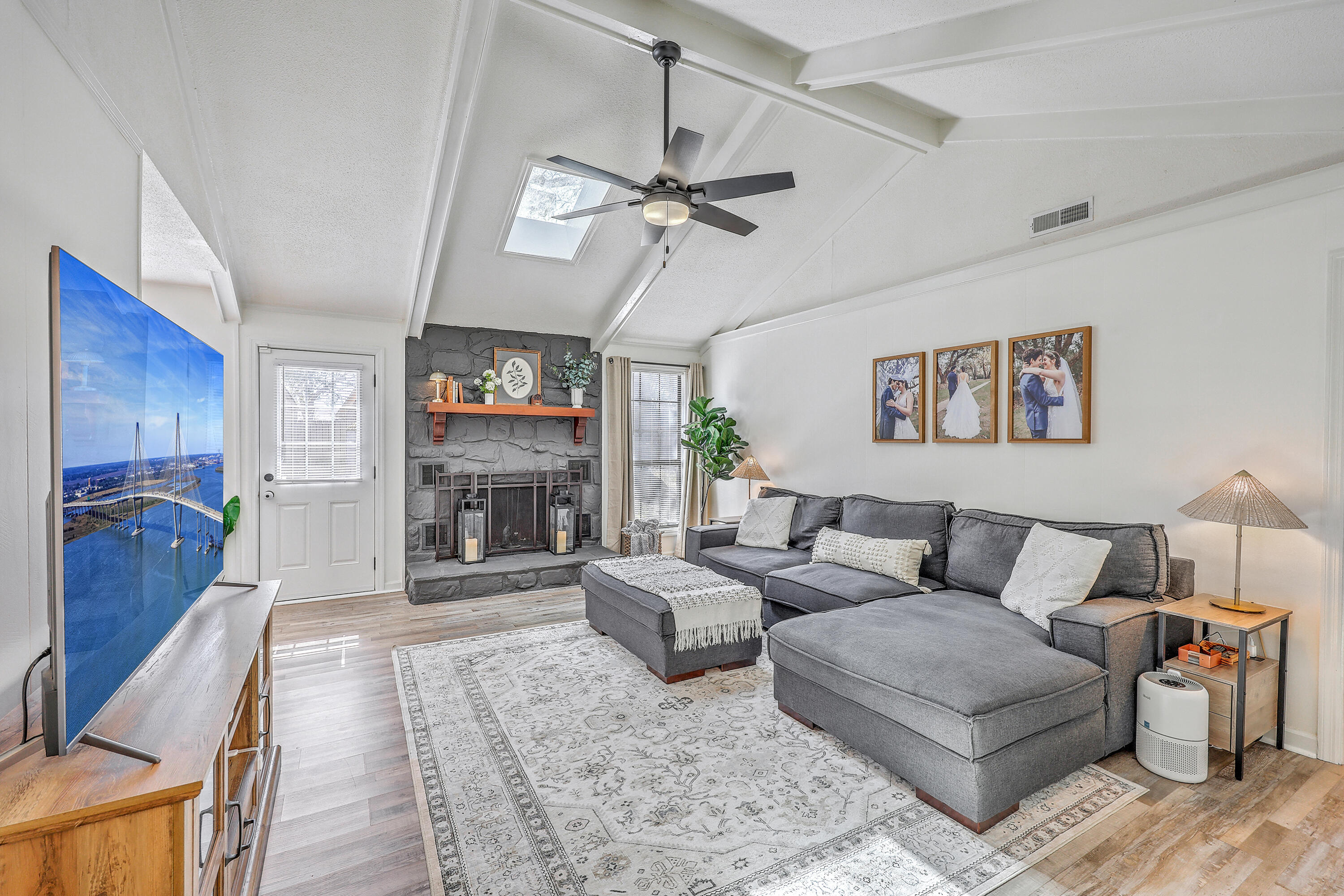 205 Kentucky Drive Ladson, SC 29456 - Photo 4 of 33 Updated & Refreshed!