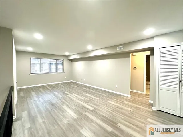 $2,400 | 1310 Bradley Court, Princeton, NJ 08540