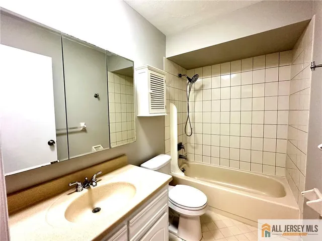 $2,400 | 1310 Bradley Court, Princeton, NJ 08540