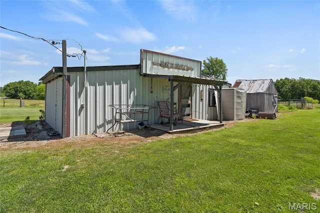 $470,000 | 3616 County Road 2860, Higbee, MO 65257