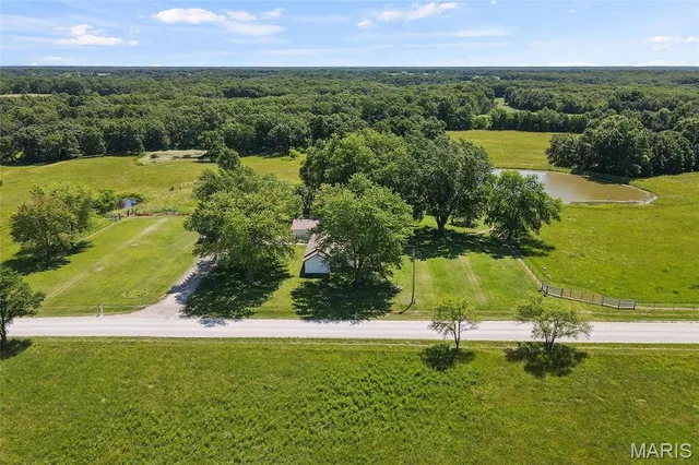 $470,000 | 3616 County Road 2860, Higbee, MO 65257