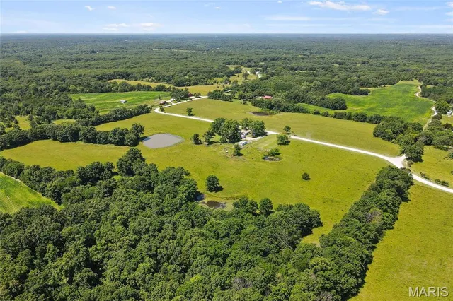 $470,000 | 3616 County Road 2860, Higbee, MO 65257