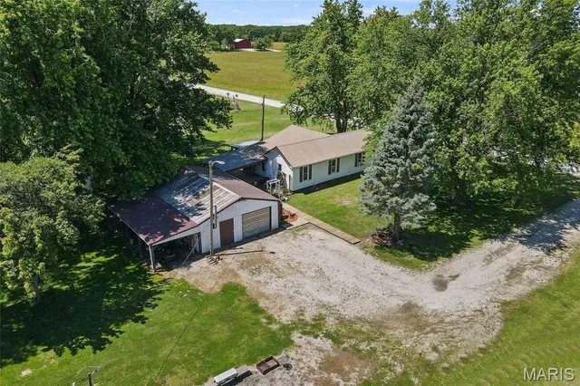 $470,000 | 3616 County Road 2860, Higbee, MO 65257