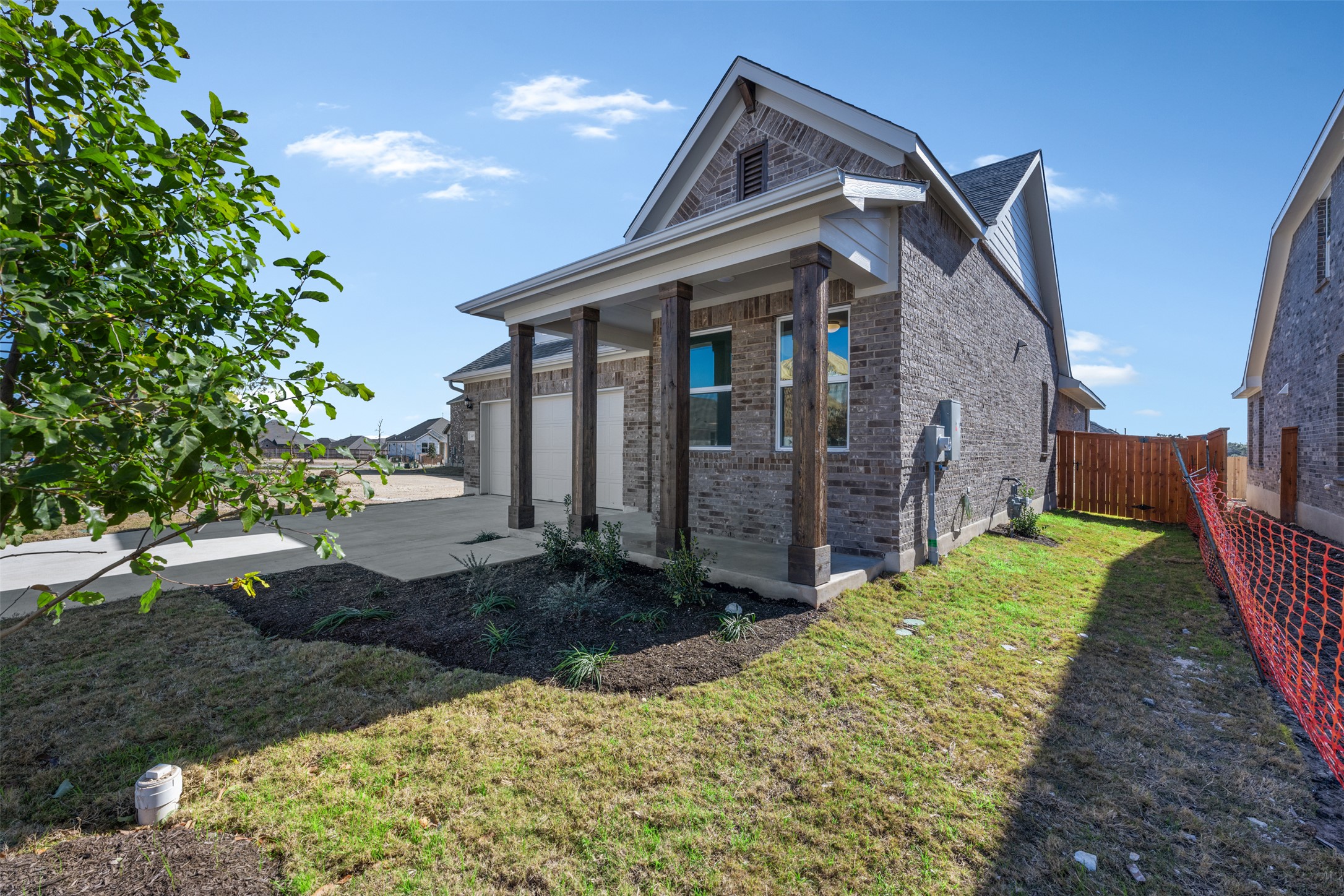 1901 Fannie Road Georgetown, TX 78633 - Photo 3 of 38 Representative images and renderings are for illustrative purposes. Actual structural options and design finishes of home may vary.