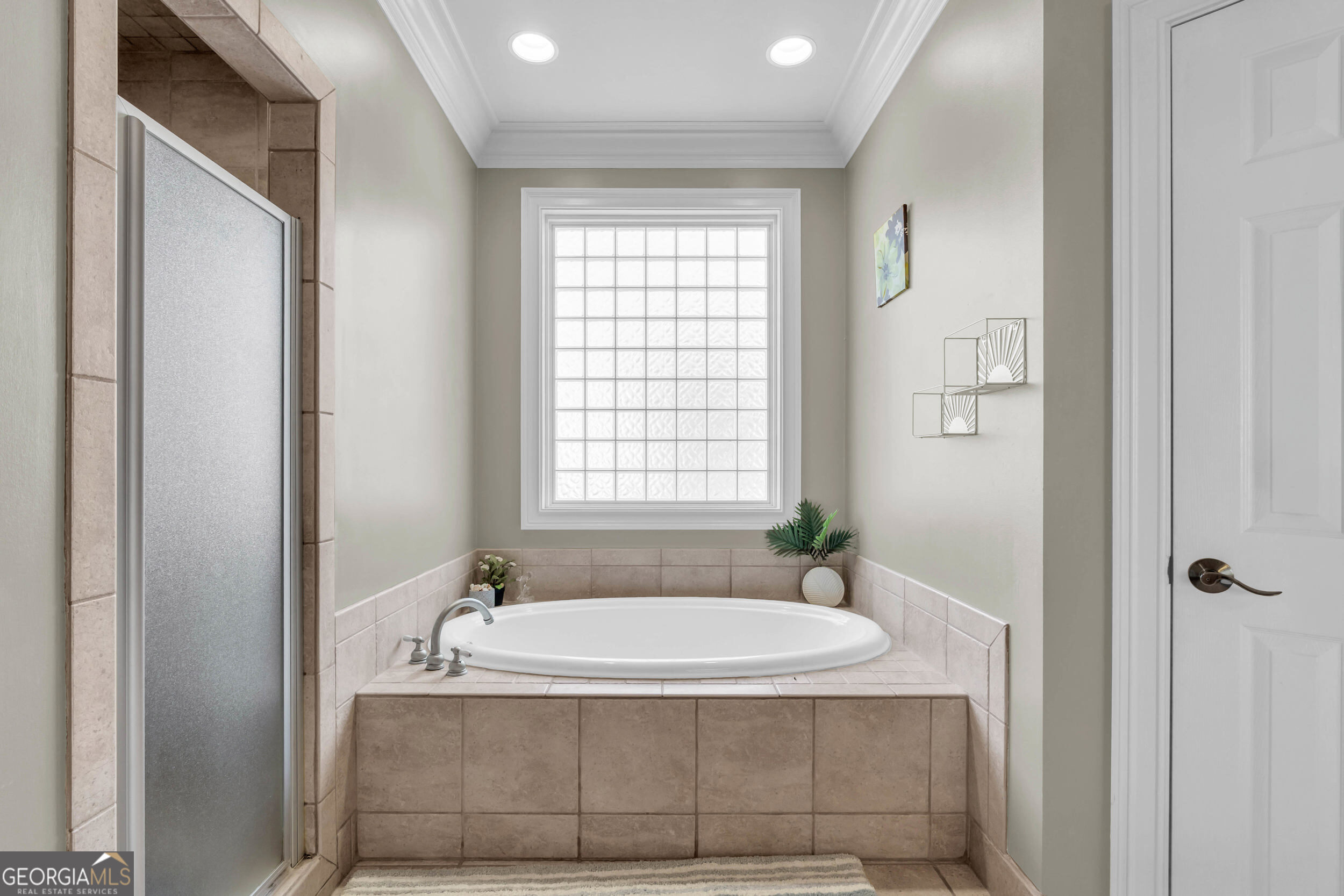 504 Ridge Pointe Lane Cohutta, GA 30710 - Photo 21 of 58 a bathroom with a granite countertop bathtub and window